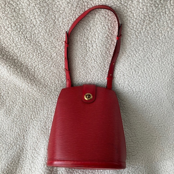 Louis Vuitton Red Epi Leather Vintage Cluny Shoulder Bag - Picture 4 of 15